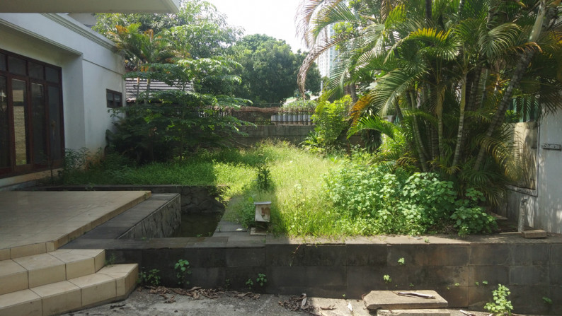 Dijual Rumah 2 Lantai di Kebayoran Baru