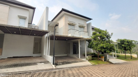 Rumah Disewakan di Serenia Hills, 3 Bedrooms, Siap Huni, Semi Furnished