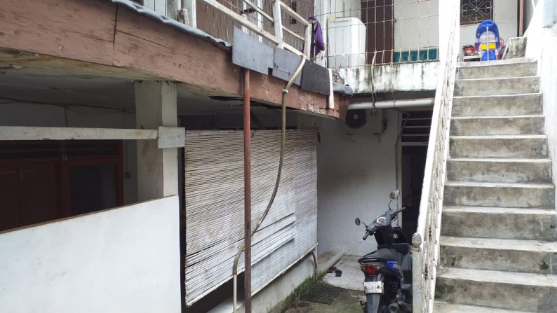 Dijual Kontrakan 12 Pintu, Lokasi Strategis, dan Investasi Menguntungkan @Utan Panjang, Kemayoran