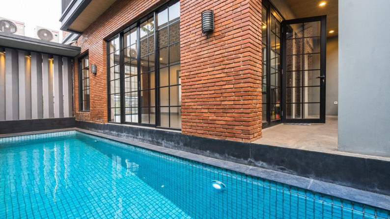 Townhouse Disewakan di Cipete, Jakarta Selatan, Dalam Cluster, Private Pool, 3 Bedrooms