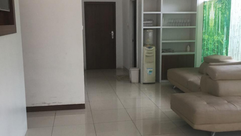 Ruko gandeng dijual di Citra Garden 6, cluster The Square, Jakarta Barat.