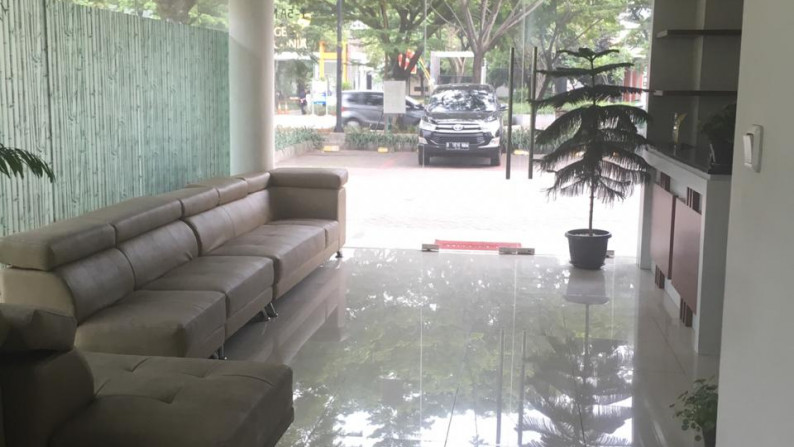 Ruko gandeng dijual di Citra Garden 6, cluster The Square, Jakarta Barat.