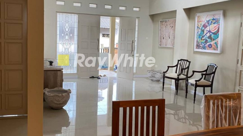 Dijual Rumah Cantik Renovasi Dalam Komplek Di Cinere