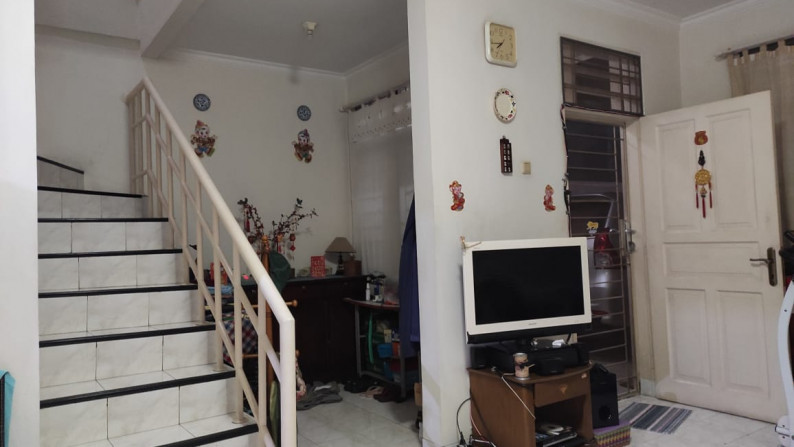 Rumah dijual di Taman Palem Lestari Cengkareng  *0030-HOSPIO*