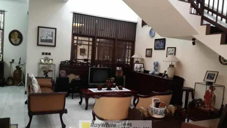 Rumah Semi Kolonial di Selatan Jakarta