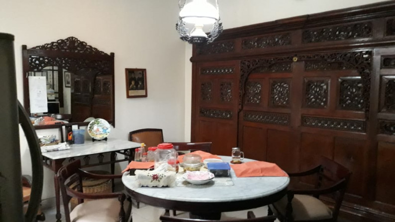 Rumah Semi Kolonial di Selatan Jakarta