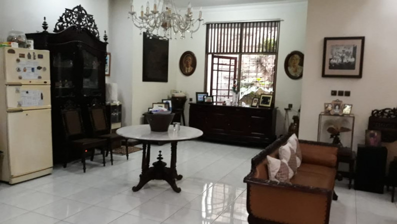 Rumah Semi Kolonial di Selatan Jakarta