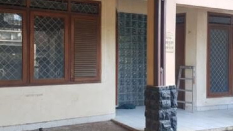 Rumah Terawat Sederhana di Ghara Cinere