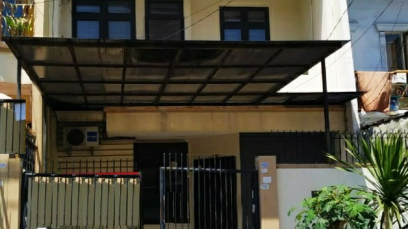 Rumah dijual di Taman Palem Lestari, Cengkareng *0052-HENTAT*