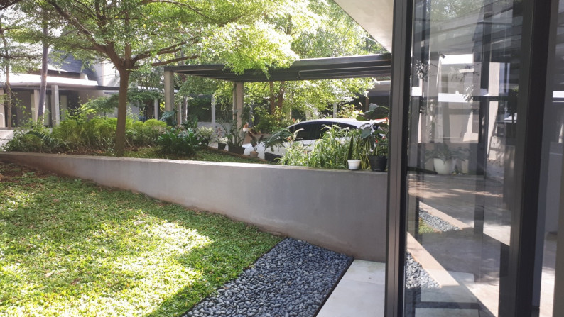 Rumah Modern Tropic di Selatan Jakarta