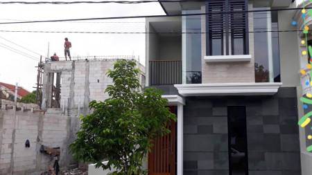 Jual Rumah 2 Lantai, Baru Gress, Minimalis, Jalan Depan Paving, Siap Huni, Bisa untuk Rumah Tinggal/Kantor