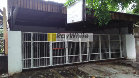 Rumah 1.5 lantai jalan tumapel Surabaya