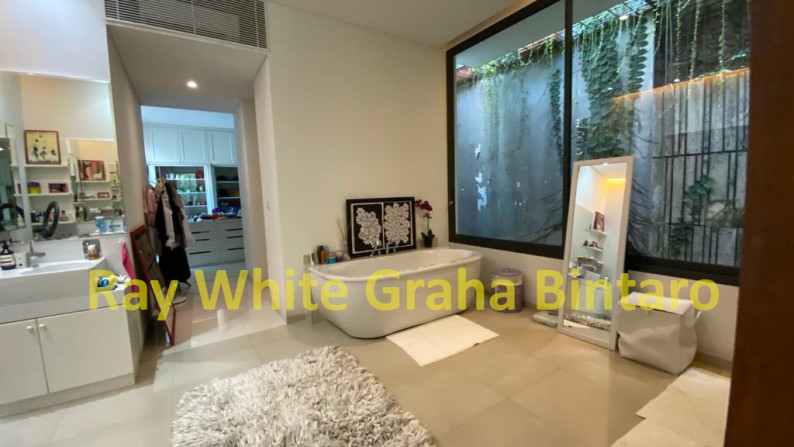 House For Sale at Kemang, South Jakarta