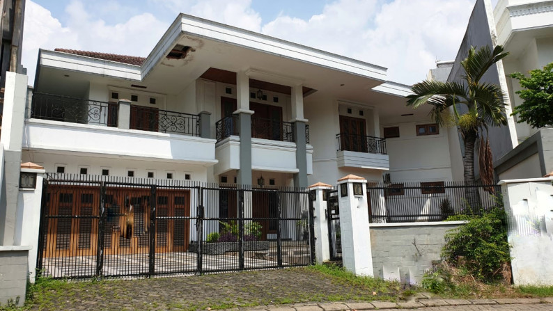 Rumah Lantai Marmer, Kusen Kayu Jati Villa Gading Indah Luas Tanah 650 Bangunan 1500m2