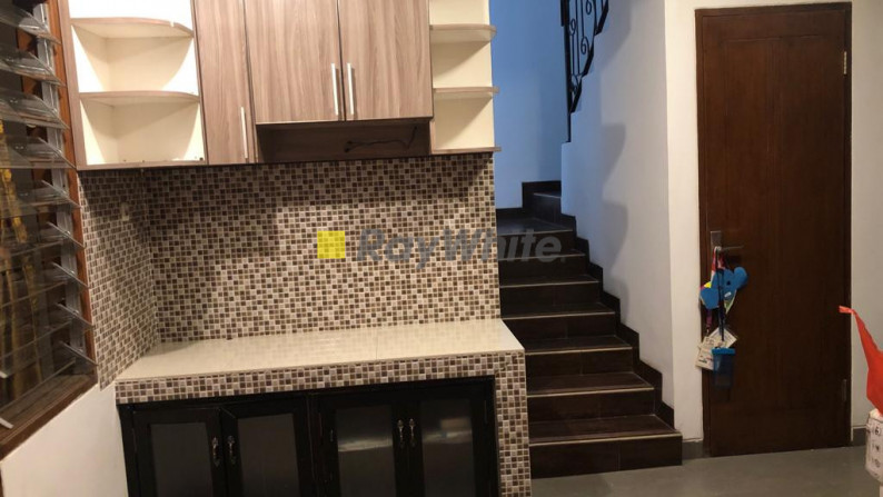 Rumah Baru Semi Furnished di Pejaten, Jakarta Selatan.