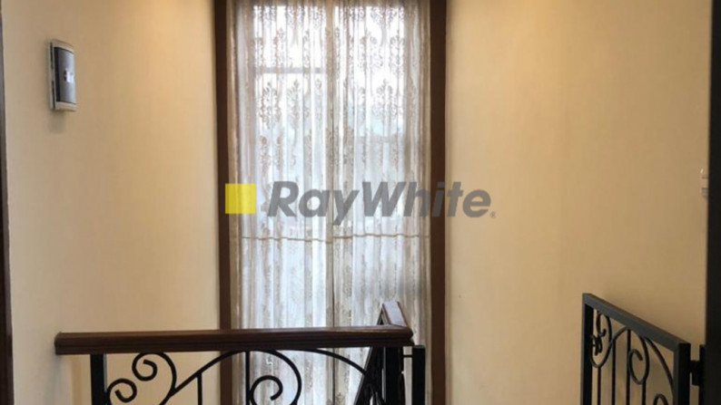 Rumah Baru Semi Furnished di Pejaten, Jakarta Selatan.