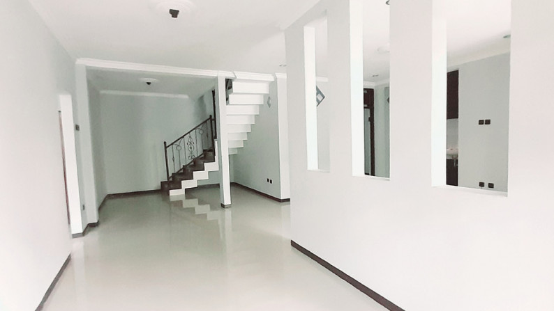 Rumah Modern Klasik luas 160m harga 70 Jt/Thn di Kawasan Sektor 9 Bintaro Jaya