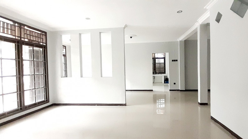 Rumah Modern Klasik luas 160m harga 70 Jt/Thn di Kawasan Sektor 9 Bintaro Jaya