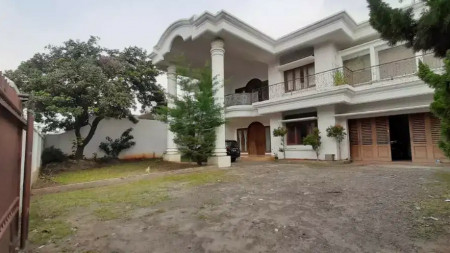 Rumah Megah, Tanah Luas, Lokasi Bagus Di Jagakarsa