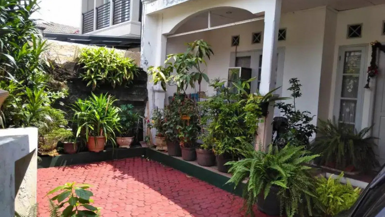 Rumah Cantik, Lokasi Strategis Di Cinere