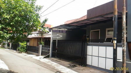 Rumah di Pasar Minggu, Jakarta Selatan, Dalam Kompleks Kejaksaan Agung. Hadap Utara, SHM