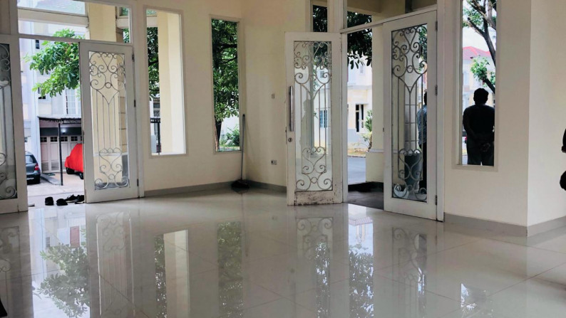 Dijual Rumah Tinggal 2 Lantai di Citraland Celebes, Kota Makassar