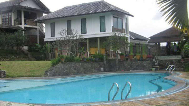 Dijual Villa Cantik Ada Kolam Renang di Ciwaruga Setiabudi Kota Bandung