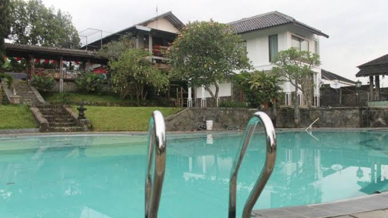 Dijual Villa Cantik Ada Kolam Renang di Ciwaruga Setiabudi Kota Bandung