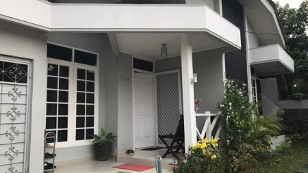 Dijual Rumah Sangat Siap Huni dengan Furniture yang Mewah