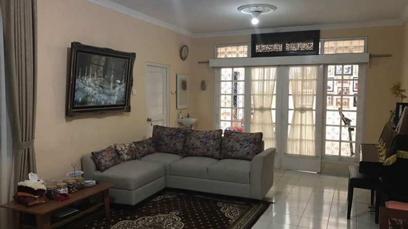 Dijual Rumah Sangat Siap Huni dengan Furniture yang Mewah