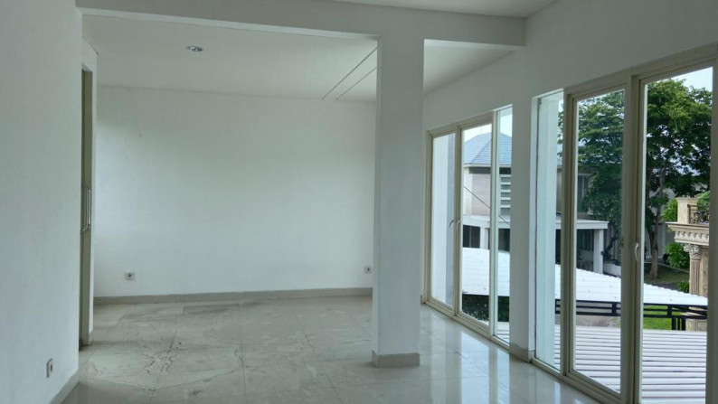 Dijual Rumah Baru Gress baru direnovasi di Pakuwon Indah Cluster Mansion