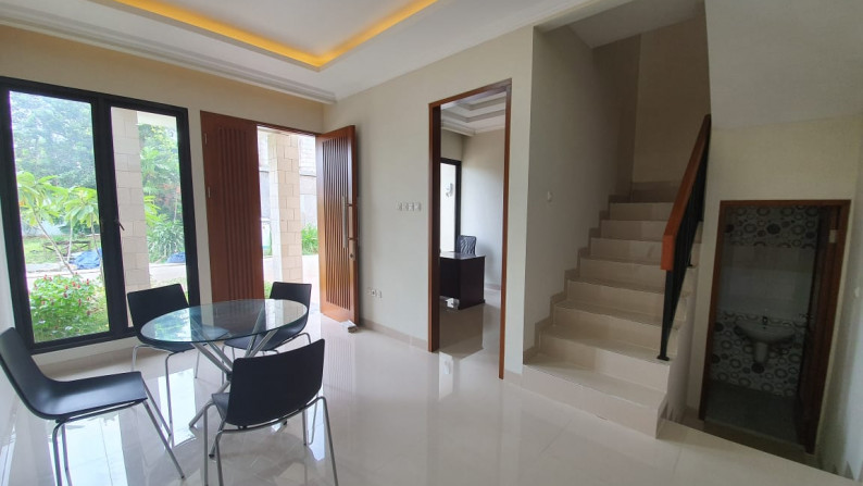 Dijual Rumah Modern Minimalis Dalam Townhouse Posisi Terdepan, Pondok Labu