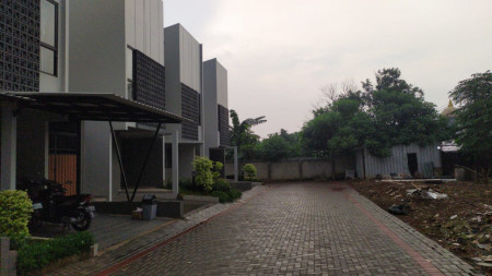 Rumah INDEN, New Cluster, dan Lokasi Strategis, Available 2 Unit @Tha Akasia Eight, Ciputat