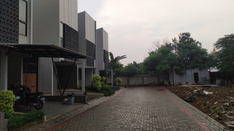 Rumah INDEN, New Cluster, dan Lokasi Strategis, Available 2 Unit @Tha Akasia Eight, Ciputat