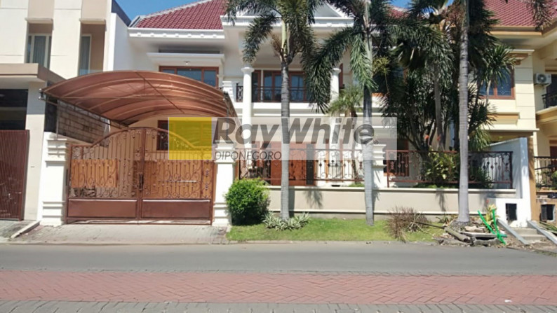 Rumah Villa Sentra Raya Citraland Surabaya