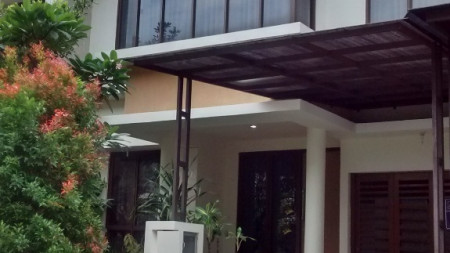 Rumah cantik minimalis berada dalam cluster bintaro jaya sektor 9