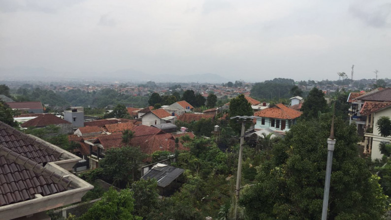 Rumah Bagus Di Ciwaruga, Bandung Jawabarat