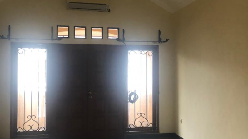 Rumah Siap Huni, Hunian Nyaman dan Asri @Mertilang, Bintaro