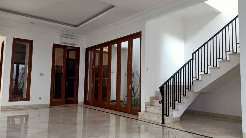 Rumah Semi Furnished di Pondok Indah, Jakarta Selatan