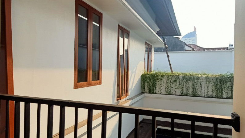 Rumah Semi Furnished di Pondok Indah, Jakarta Selatan