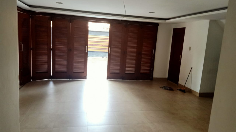 Rumah Semi Furnished di Pondok Indah, Jakarta Selatan