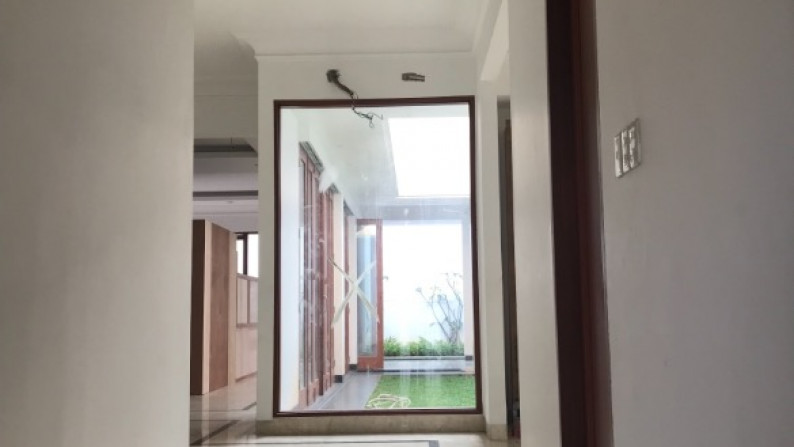 Rumah Semi Furnished di Pondok Indah, Jakarta Selatan