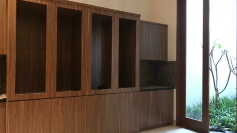 Rumah Semi Furnished di Pondok Indah, Jakarta Selatan