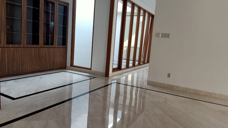 Rumah Semi Furnished di Pondok Indah, Jakarta Selatan