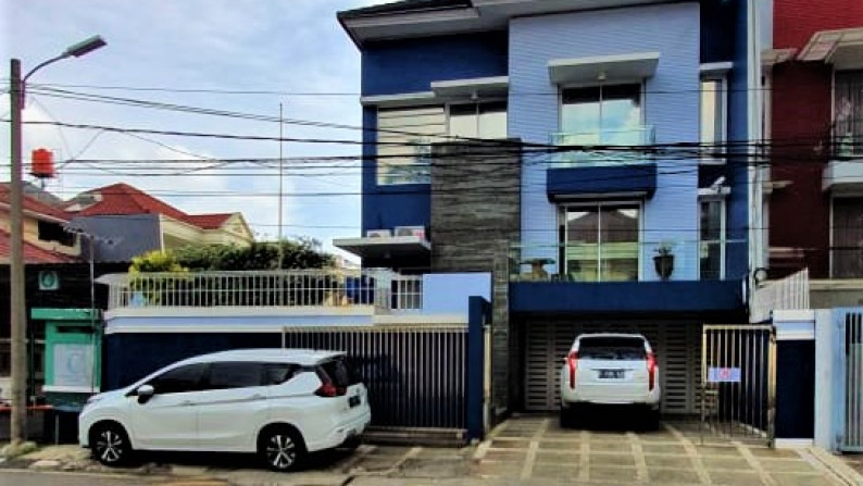 Rumah HOOK bagus, minimalis, terawat dan siap huni *RWCG/2020/05/0017-HENJEL*