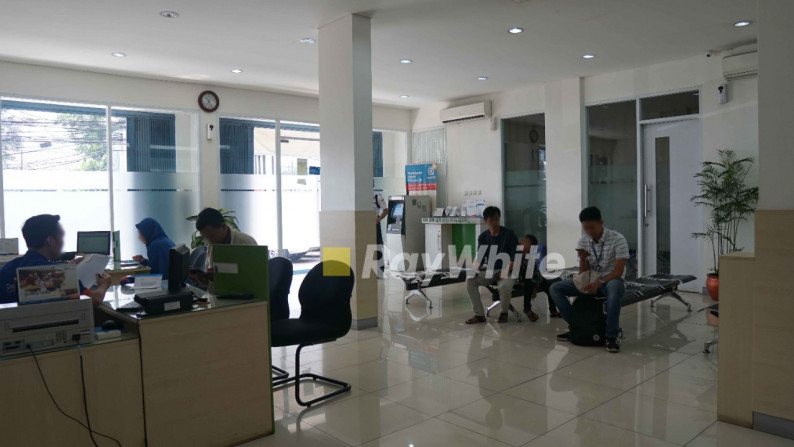 BEST DEAL Disewakan Gedung Eks Bank di Fatmawati