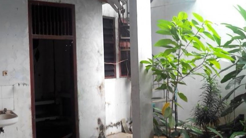 Rumah dijual di Jl. Madrasah 5, Pasar Rebo *0009-KELREN*