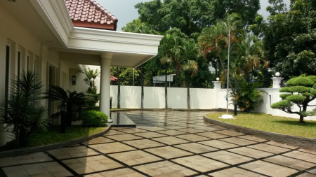 Dijual Rumah Cantik di Menteng