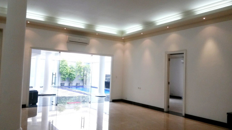 Dijual Rumah Cantik di Menteng