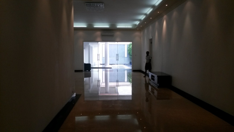 Dijual Rumah Cantik di Menteng